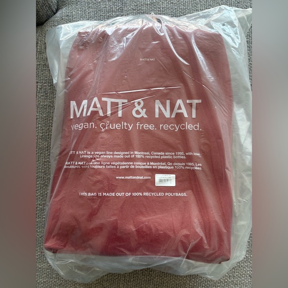 Matt & Nat Bremen Vegan Leather Backpack Heirloom Red – Brand New Sealed - Picture 5 of 13